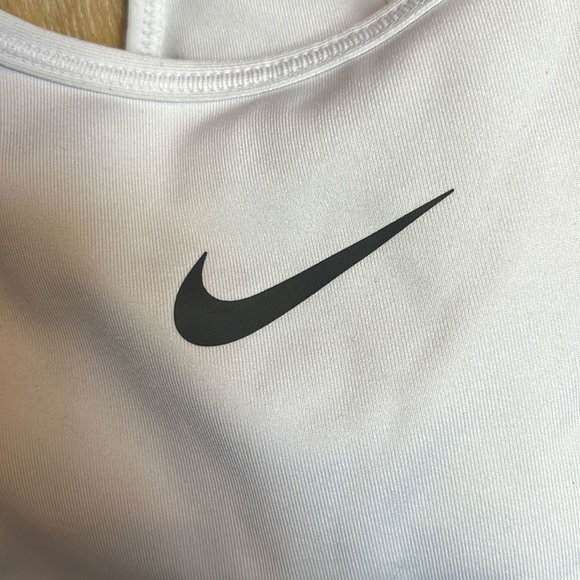 white nike racer back sports bra - Picture 2 of 4